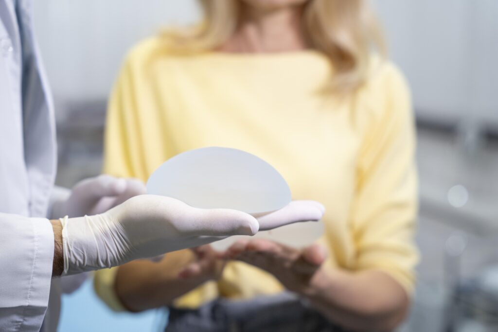 Augmentation mammaire par implants
